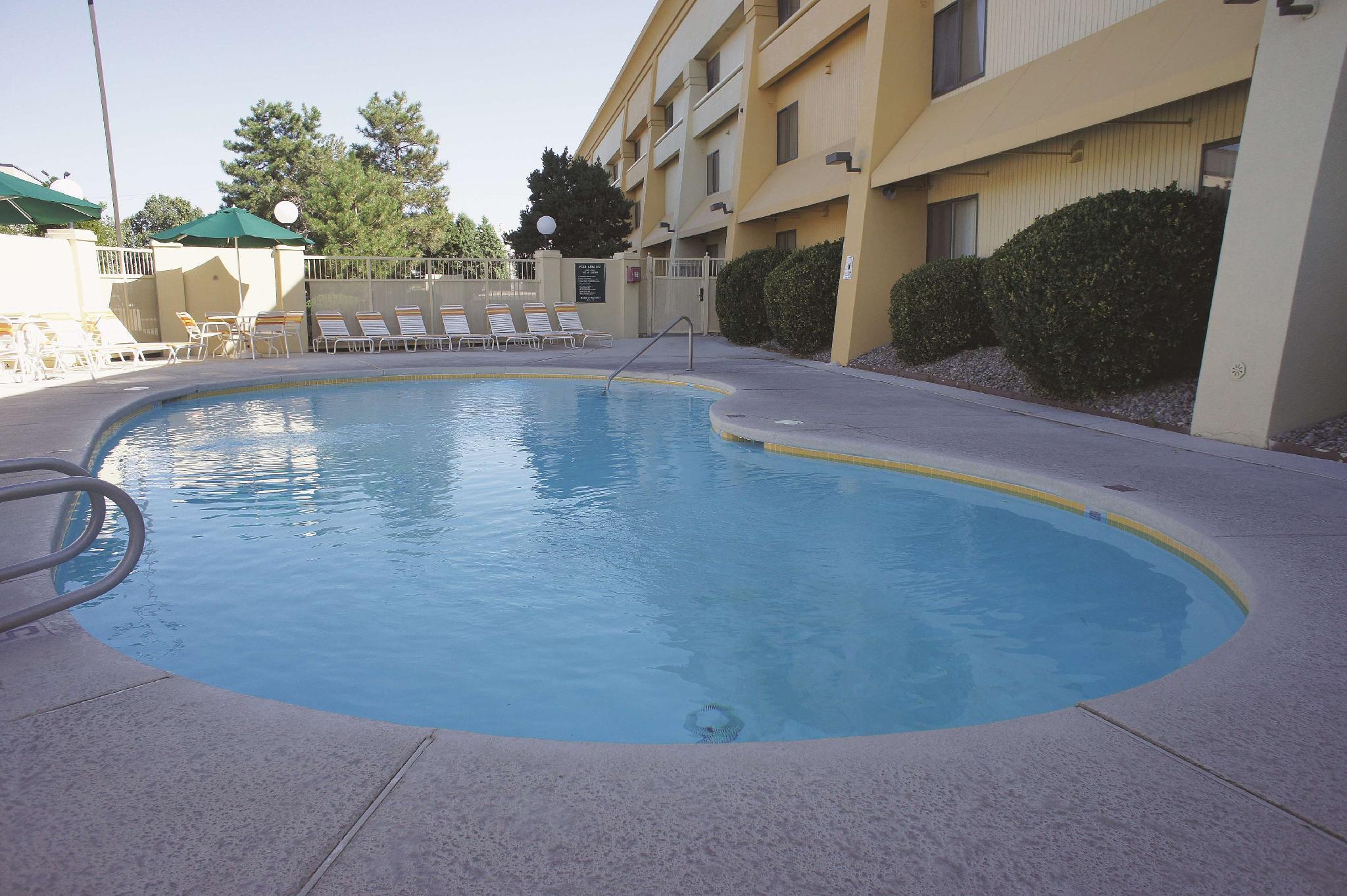 La Quinta By Wyndham Albuquerque Journal Ctr Nw Hotel Exterior photo